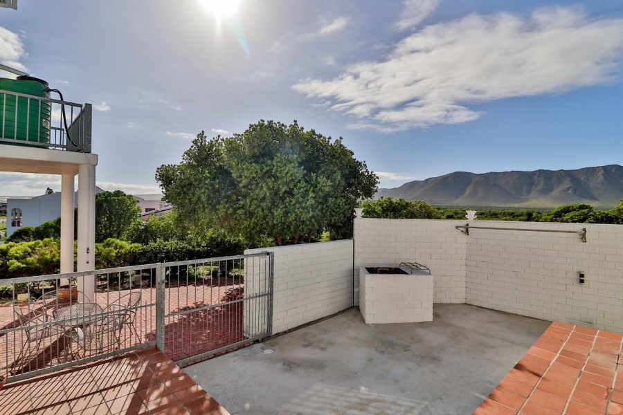 4 Bedroom Property for Sale in De Kelders Western Cape